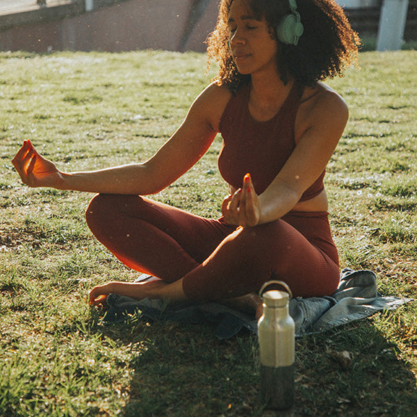 12oz-rise-reflect-with-bamboo-cap-n5 16oz_rise_reflect_yoga_park_headphones_square.jpg
