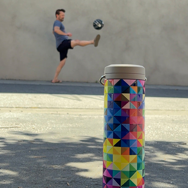 20oz-tkwide-with-twist-cap-mosaic-n6 20oz_tkwide_bottle_seasonal_mosaic_soccerball_player_square.jpg