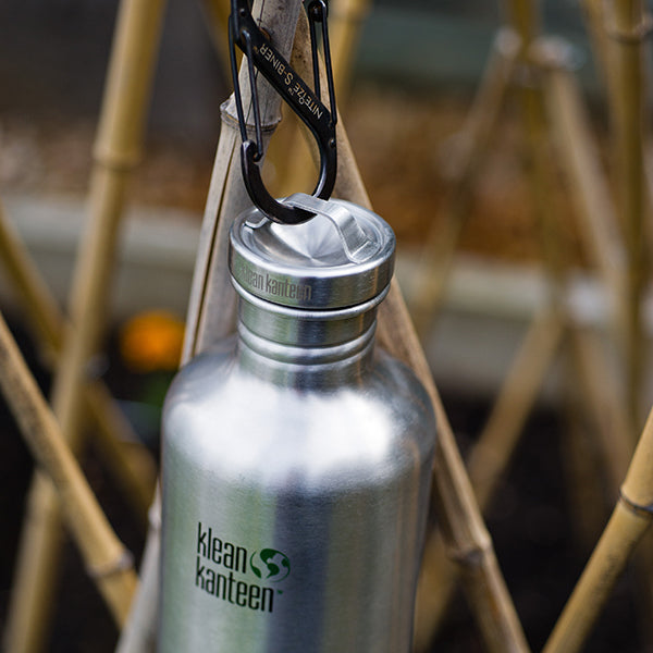 classic-steel-loop-cap-n7 40oz_bottle_steel_loop_cap_lifestyle.jpg