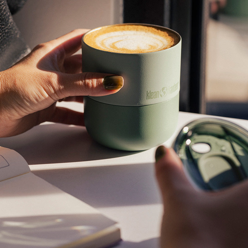 slide-lid-e9 8oz_rise_lowball_iceberg_coffee_espresso_sun_slide_lid_closeup_square.jpg