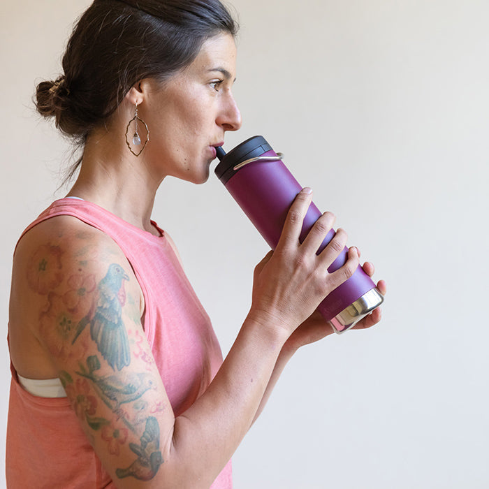tkwide-twist-cap-with-straw-kit-g3 K20TKWPT-PP-T-TWIST-straw_cap_drinking_yoga_lifestyle_64bb08ca-98d0-4e89-83fd-b166cda65ccd.jpg