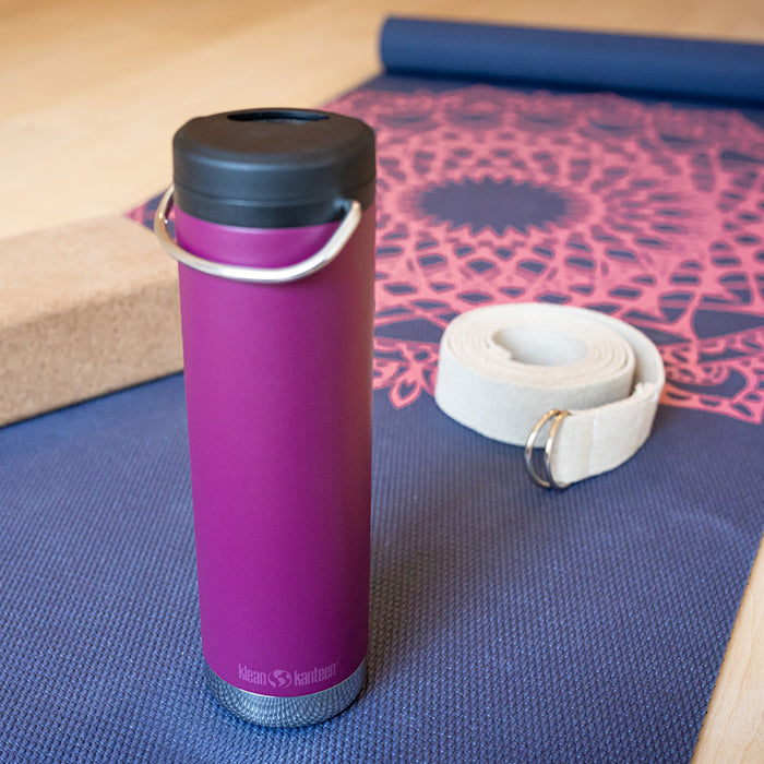 tkwide-twist-cap-with-straw-kit-g3 K20TKWPT-PP-T-TWIST-yoga_bottle_closed_lifestyle_a5ac6535-9c60-42bb-86fe-b94b5cef2b68.jpg