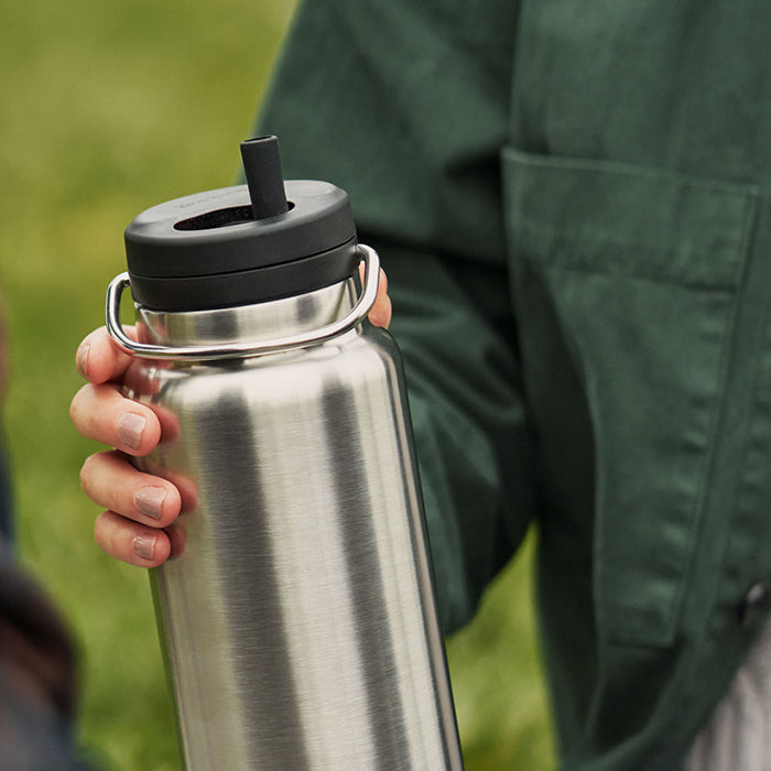 tkwide-twist-cap-with-straw-kit-g3 K32TKWSSL-BS-T-TWIST-32_oz_water_bottle_straw_cap_lifestyle_76e40be3-2488-47fa-afd0-c7d5ba075b15.jpg