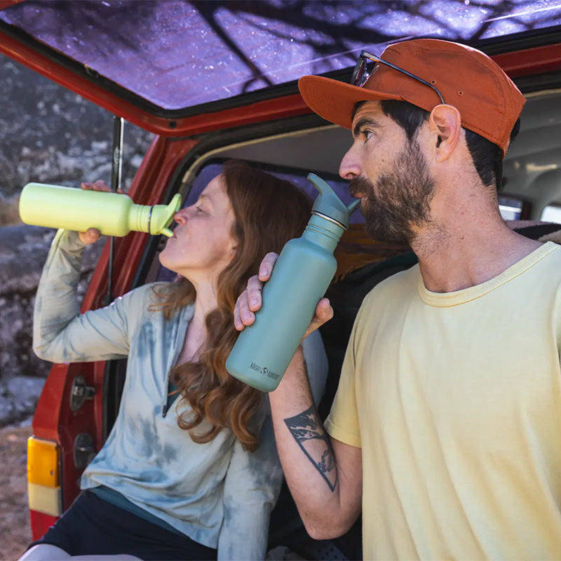 27oz-classic-with-flip-seal-sport-cap-c7 classic_27oz_flip_seal_couple_tailgate_tip-sip_square.jpg