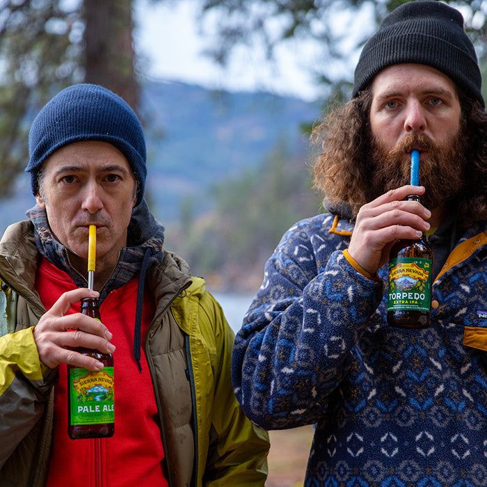 straw-4-pack-o2 recycled_steel_straws_beers_dudes_lifestyle.jpg
