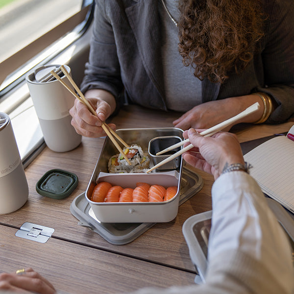 55oz-rise-food-box-big-meal-h0 rise_food_lunch_box_big_meal_tofu_sushi_share_square.jpg