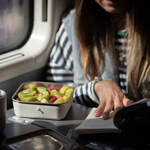 23oz-rise-food-box-lunch-c7 rise_food_lunch_box_lunch_tofu_train_fruit_reading_square.jpg