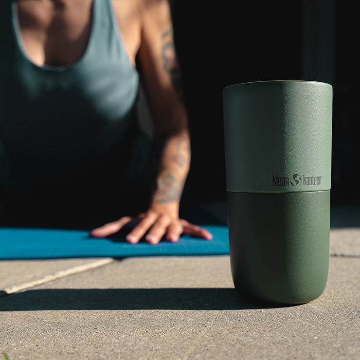 smoothie-set-v8 smoothie_kit_rise_tumbler_seaspray_closeup.jpg