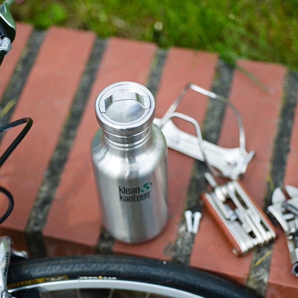 classic-steel-loop-cap-n7 stainless_bottle_cap_bike_parts_lifestyle.jpg