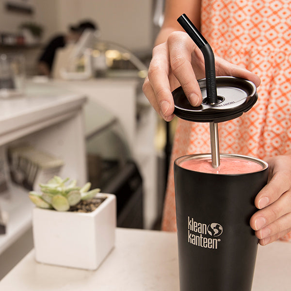 tumbler-straw-lid-with-straw-f1 steel_straw_smoothie-At-Counter-With-Lid_lifestyle_a071dbd2-9fd8-4eea-b04c-2a3732ff8612.jpg