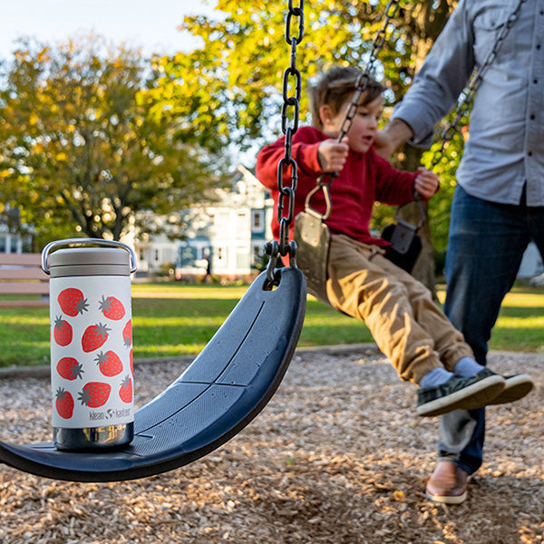 kid-s-sippy-cup-and-wide-water-bottle-set-i7 tkwide_12oz_twist_dad_swing_strawberries_square_1e20ad94-ab52-4afc-96d1-70b3ef8e58c1.jpg